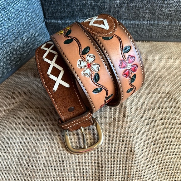 Floral Brown Leather Belt (size 42) 🌺 🌼 - Picture 1 of 17
